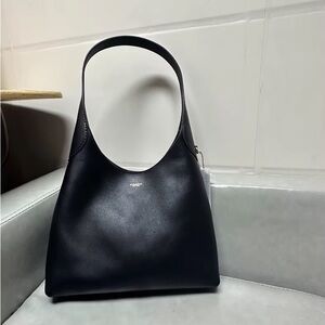 Coach Shoulder Bag 28 in black